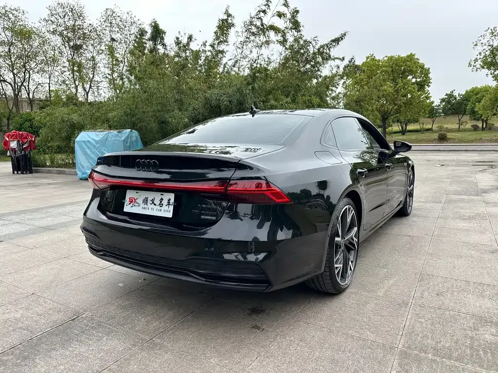 Audi A7L — фото 6