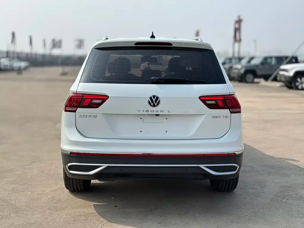 Volkswagen Tiguan L — фото 3