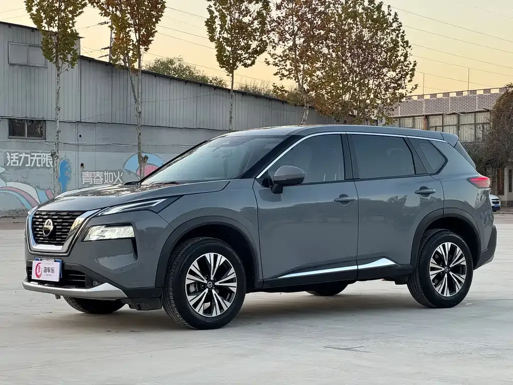 Nissan X-Trail — фото 1
