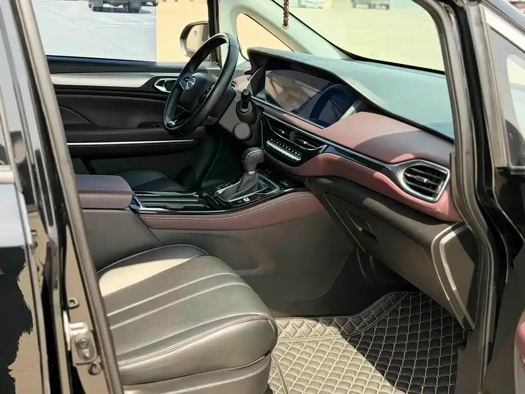 GAC Motor Trumpchi M6 — фото 3