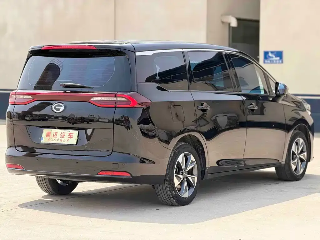 GAC Motor Trumpchi M6 — фото 10