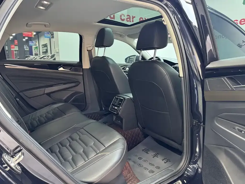 Volkswagen Passat — фото 9