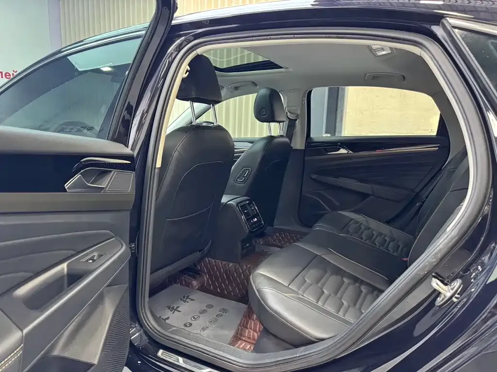 Volkswagen Passat — фото 7