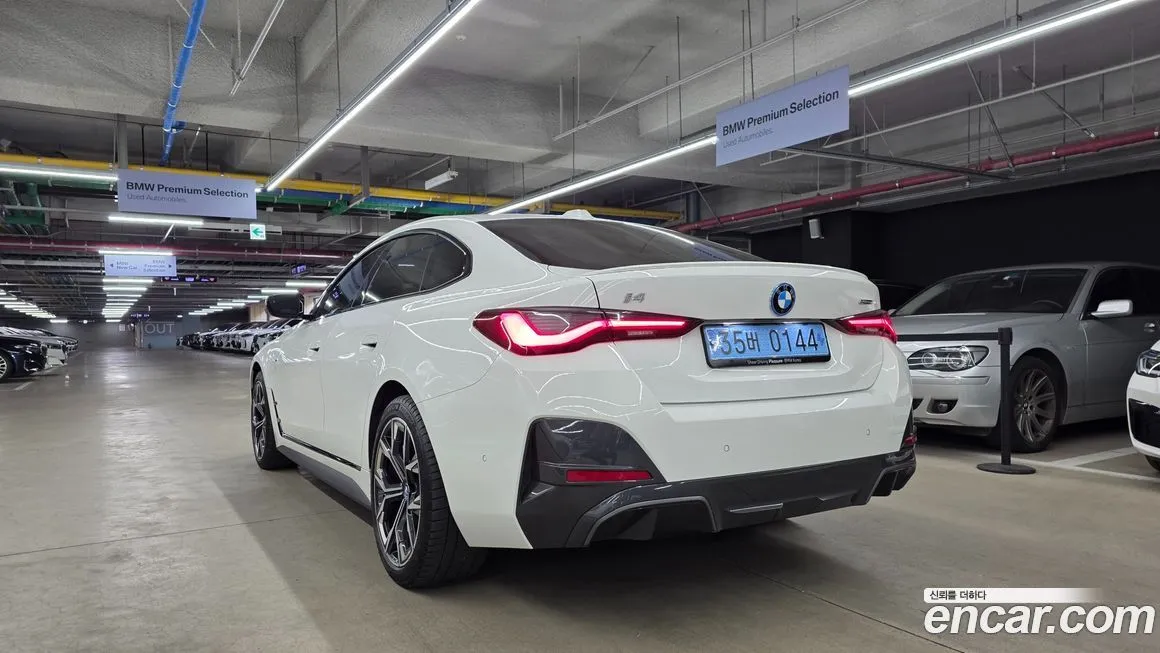 BMW i4 — фото 1