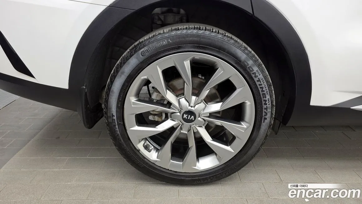 Kia Sorento — фото 7