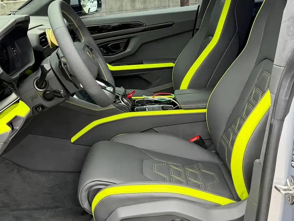 Lamborghini Urus SE — фото 2