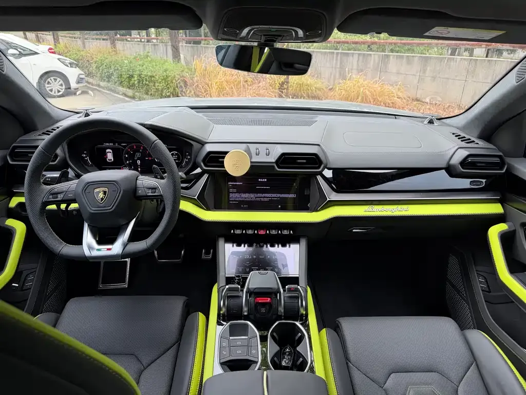 Lamborghini Urus SE — фото 7