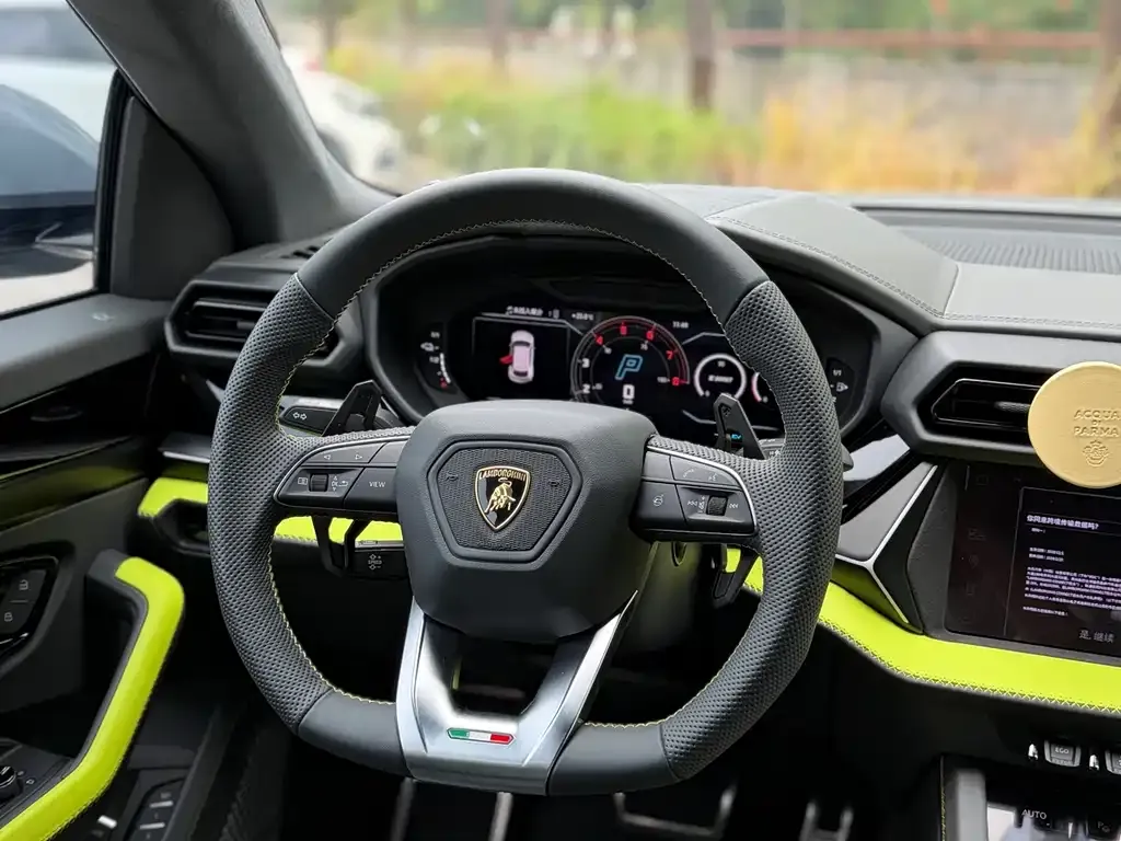 Lamborghini Urus SE — фото 6