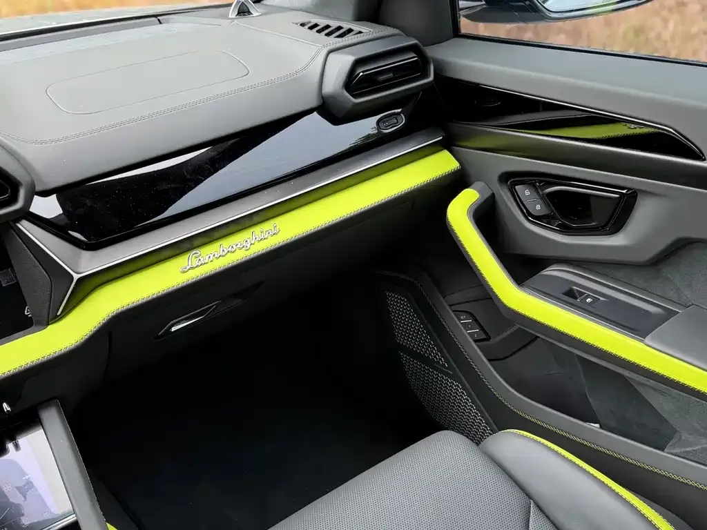 Lamborghini Urus SE — фото 3