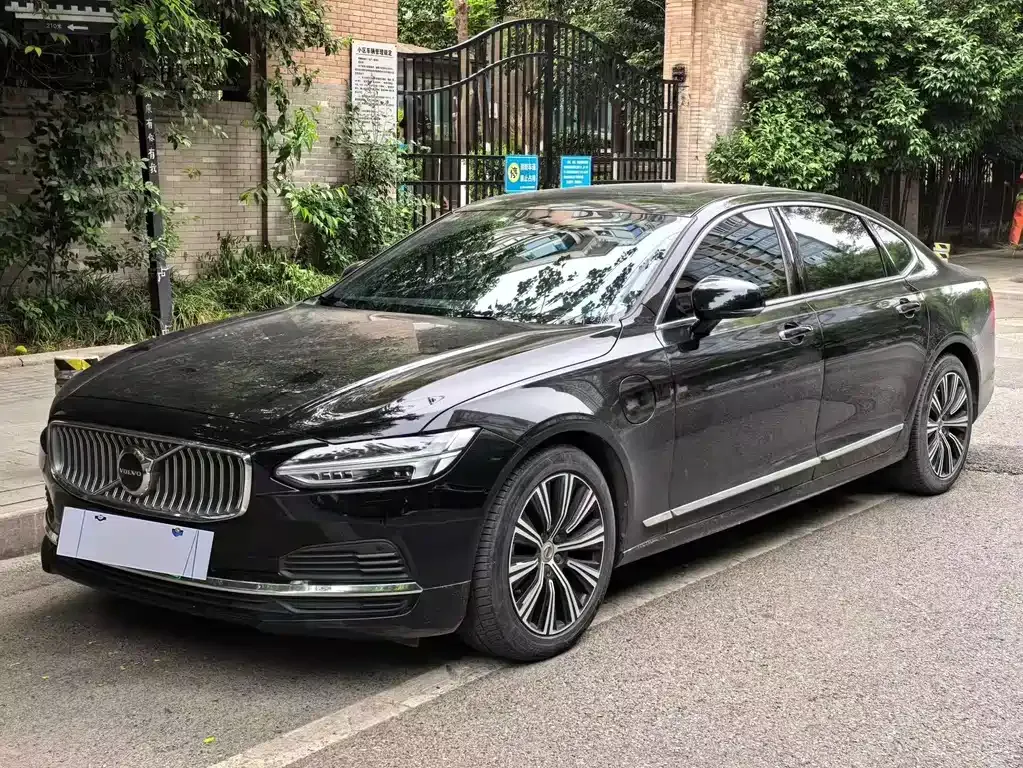 Volvo S90 — фото 1