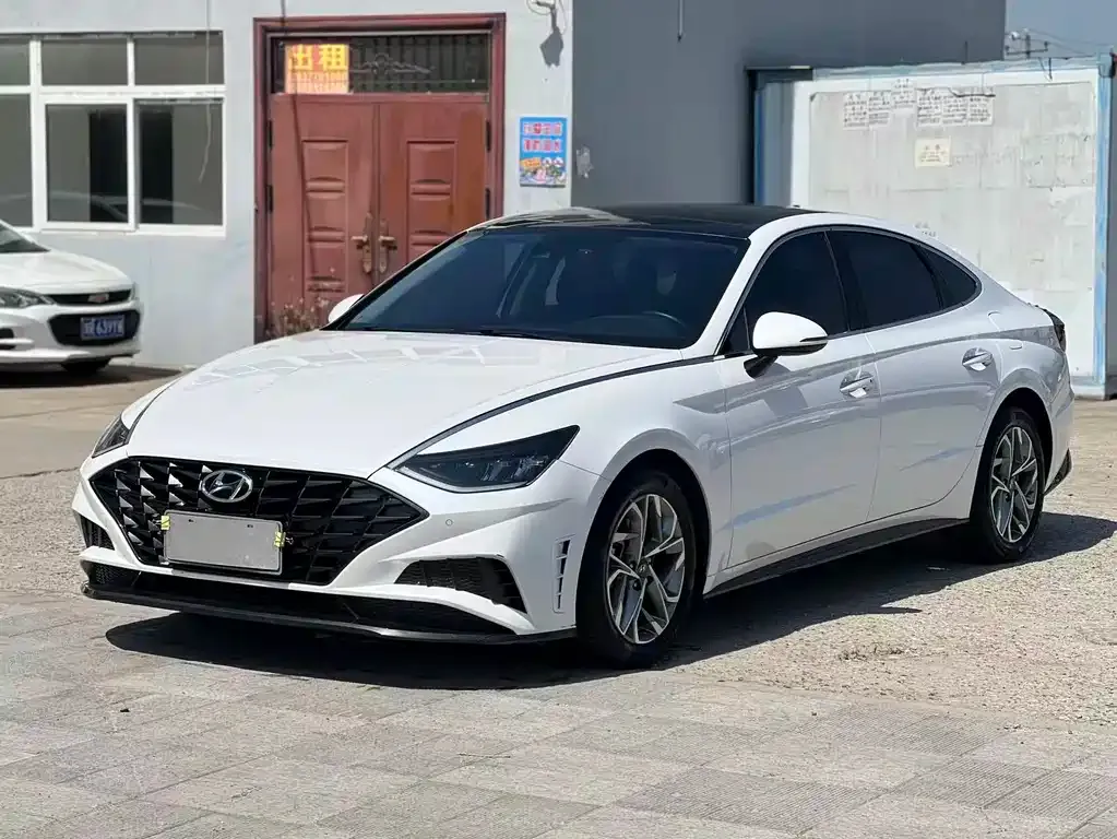 Hyundai Sonata — фото 1