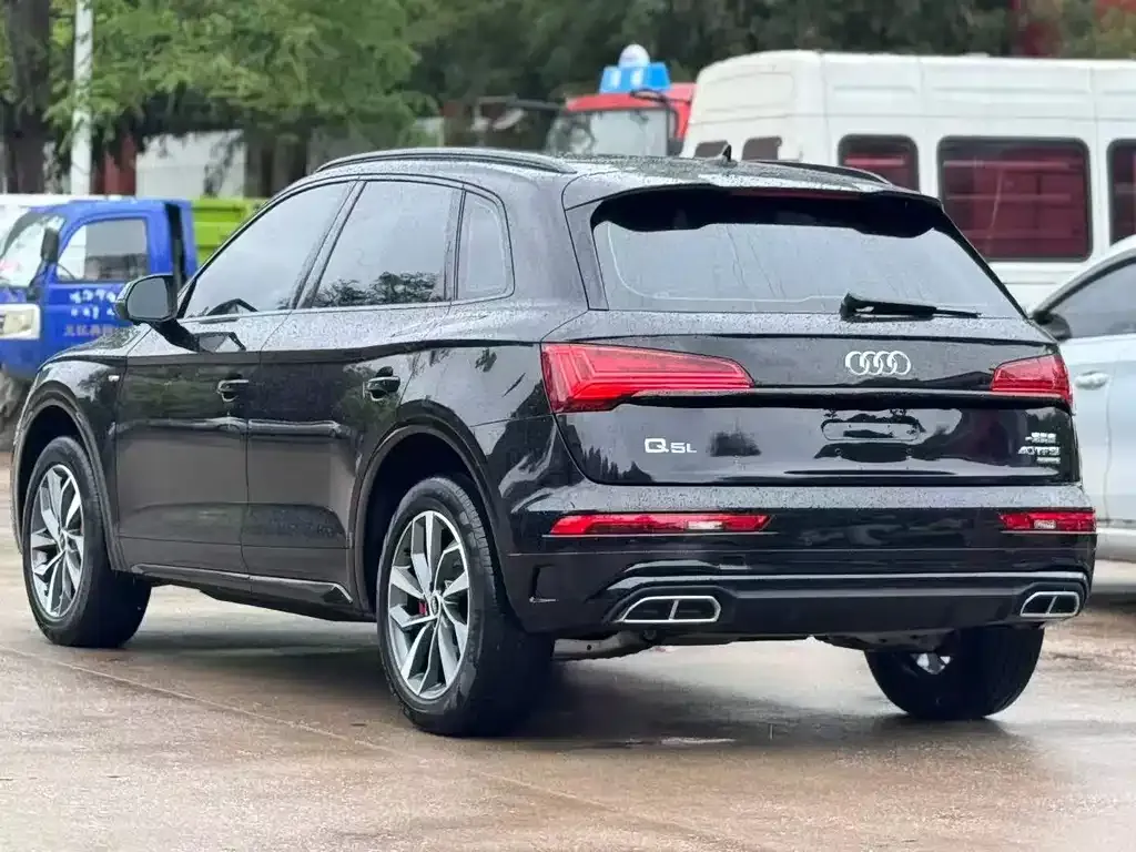 Audi Q5L — фото 3