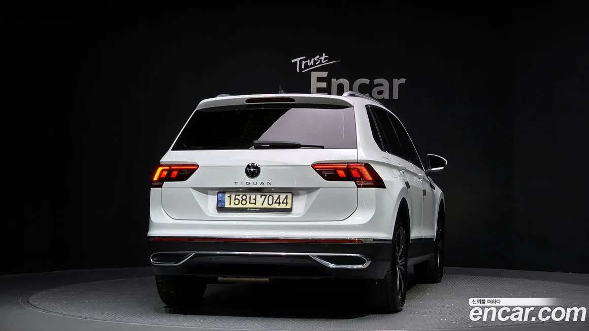 Volkswagen Tiguan — фото 7