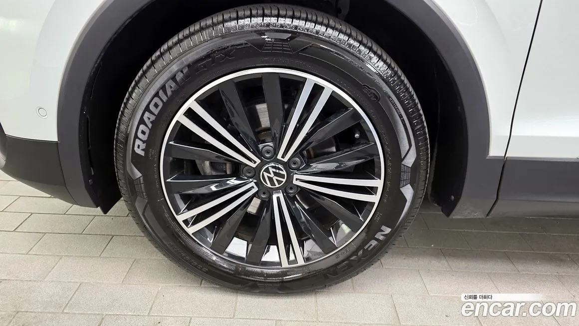 Volkswagen Tiguan — фото 8