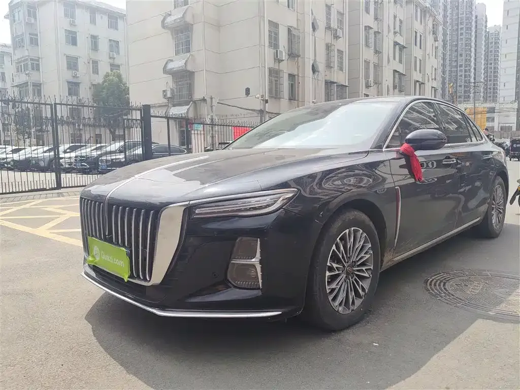 Hongqi H5 — фото 1