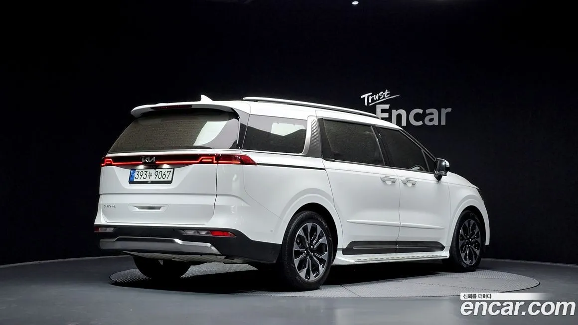 Kia Carnival — фото 7