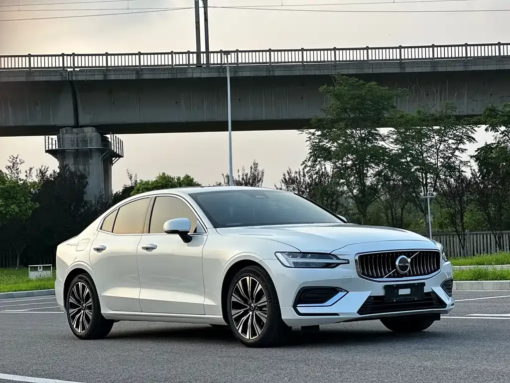 Volvo S60 — фото 4