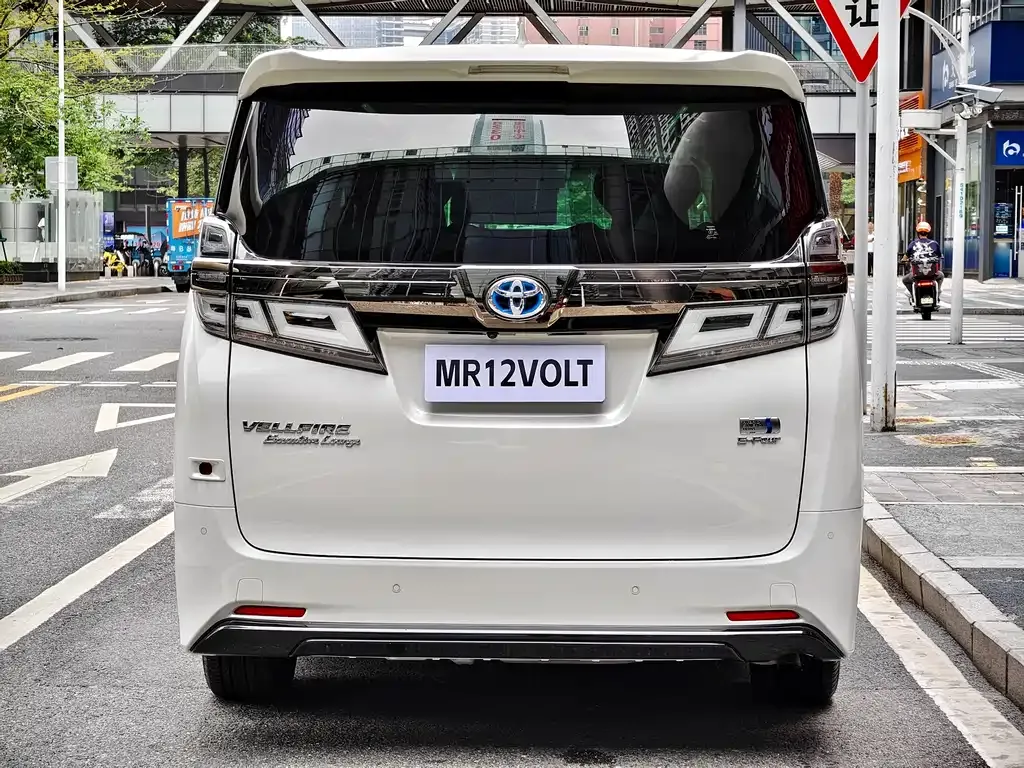Toyota Vellfire — фото 6