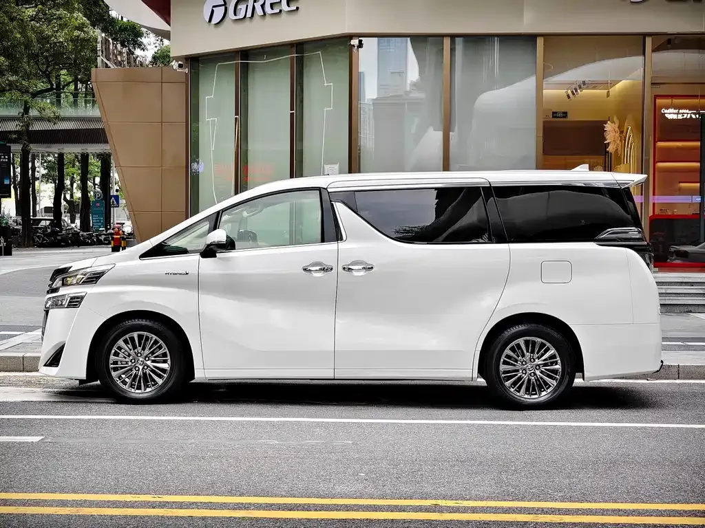 Toyota Vellfire — фото 8