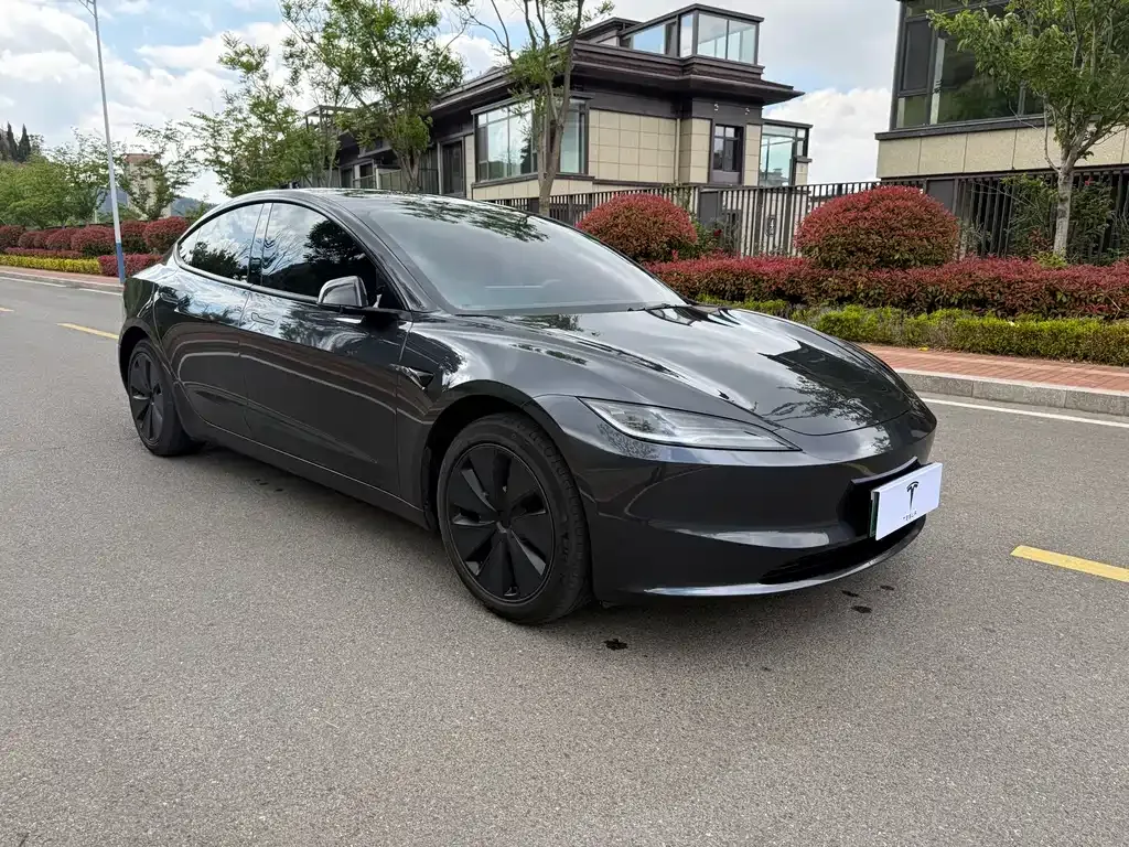Tesla Model 3 — фото 6