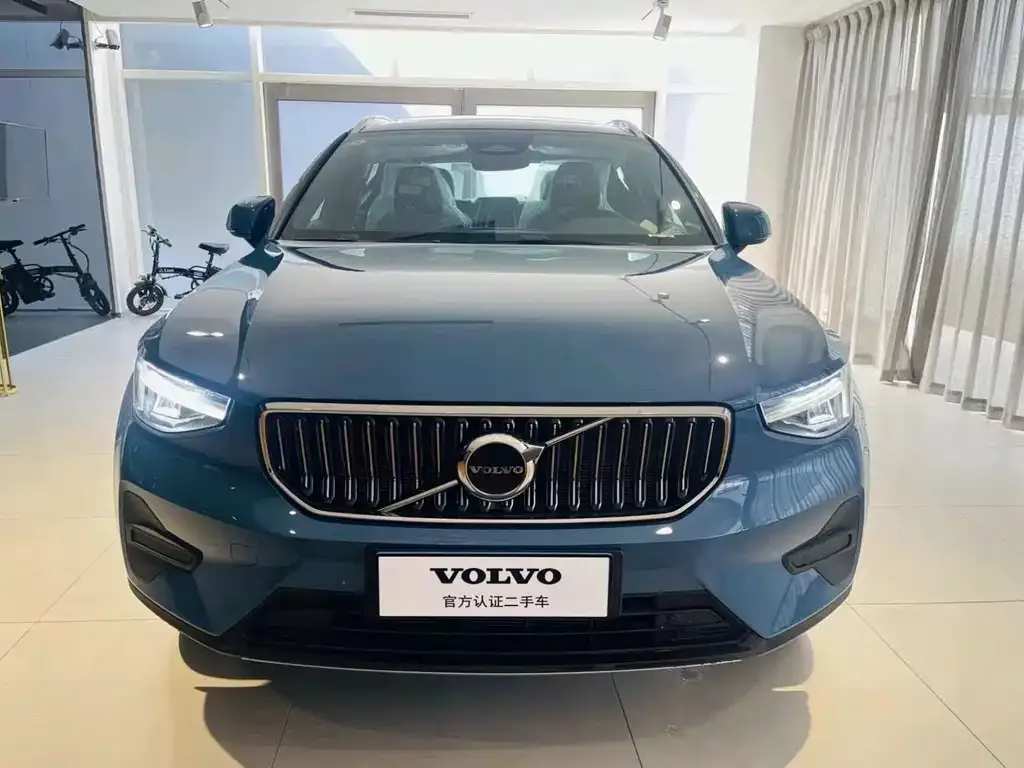 Volvo XC40 — фото 6