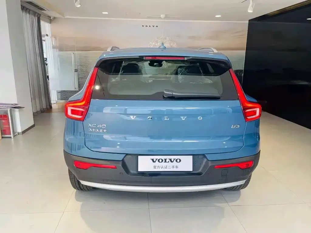Volvo XC40 — фото 2