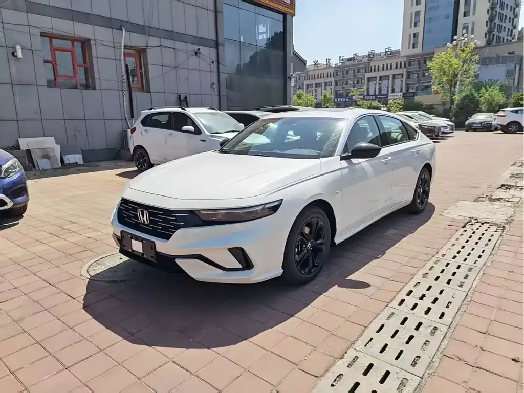 Honda Accord — фото 1