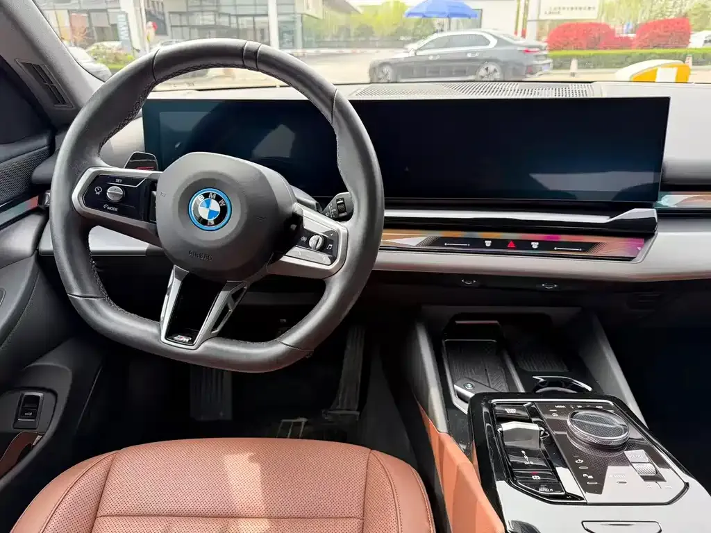 BMW i5 — фото 2