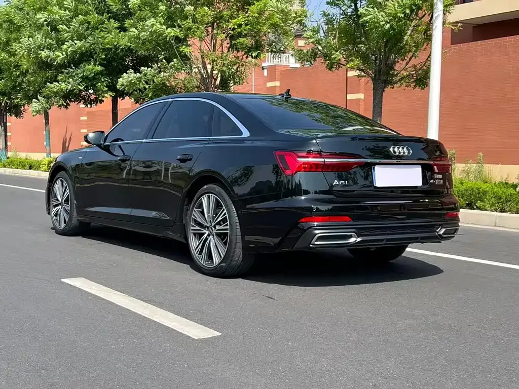 Audi A6L — фото 6