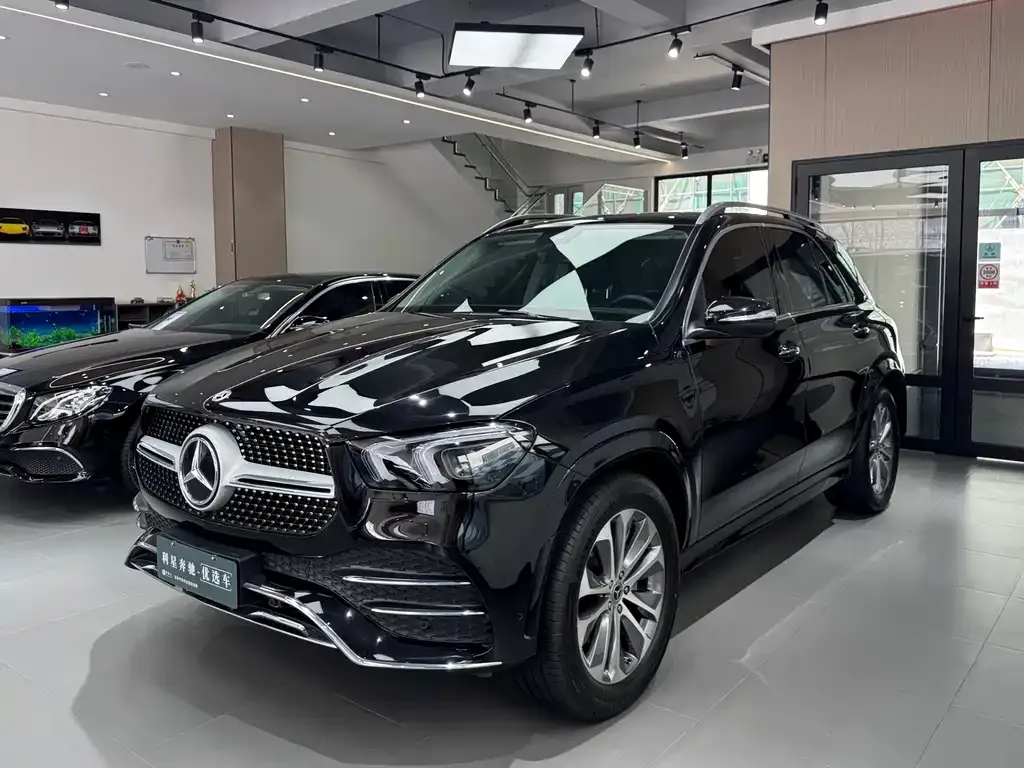 Mercedes-Benz GLE — фото 1