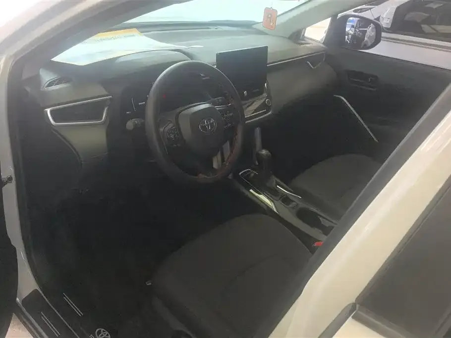 Toyota Corolla Cross — фото 3