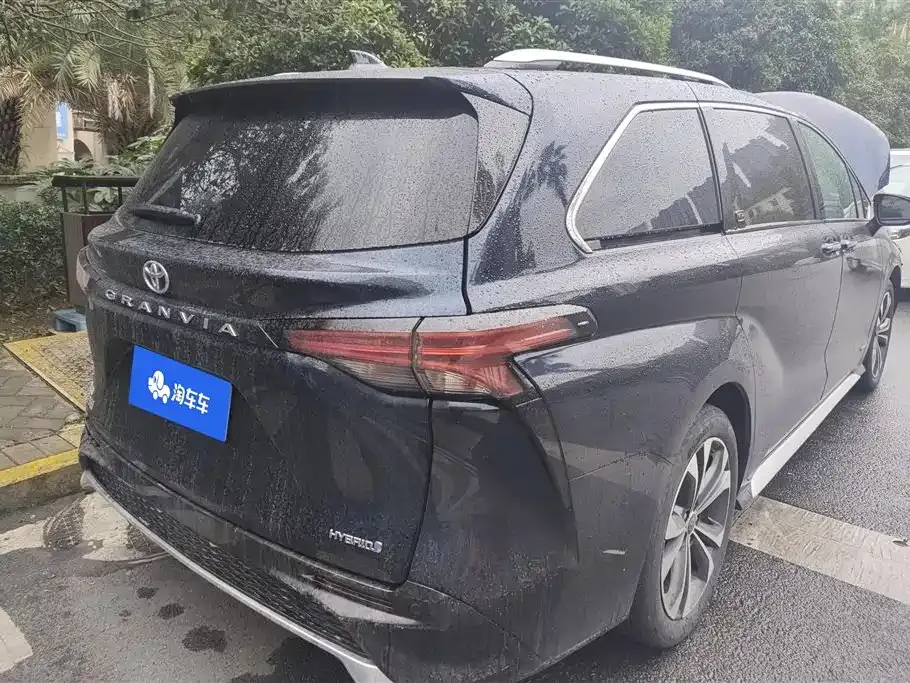 Toyota Granvia — фото 9