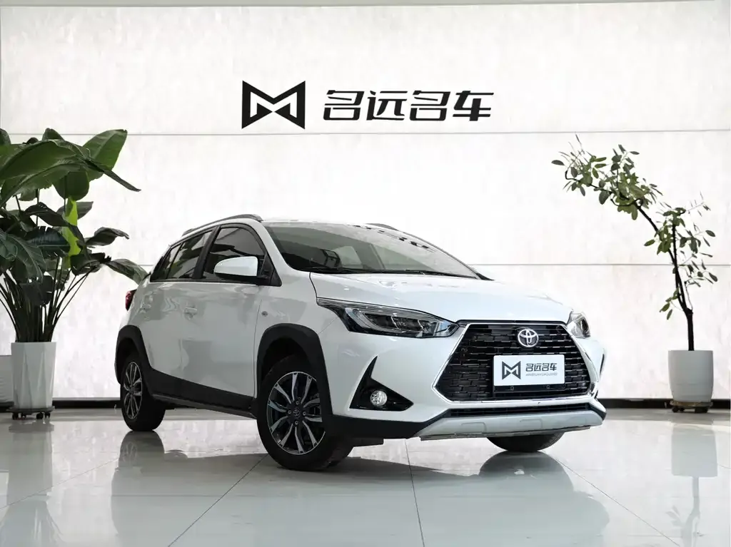 Toyota Yaris L — фото 7