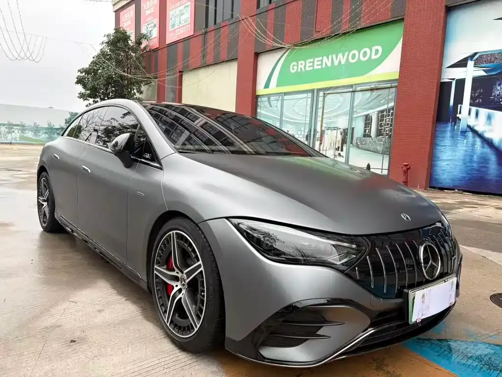 Mercedes-Benz EQE AMG — фото 9