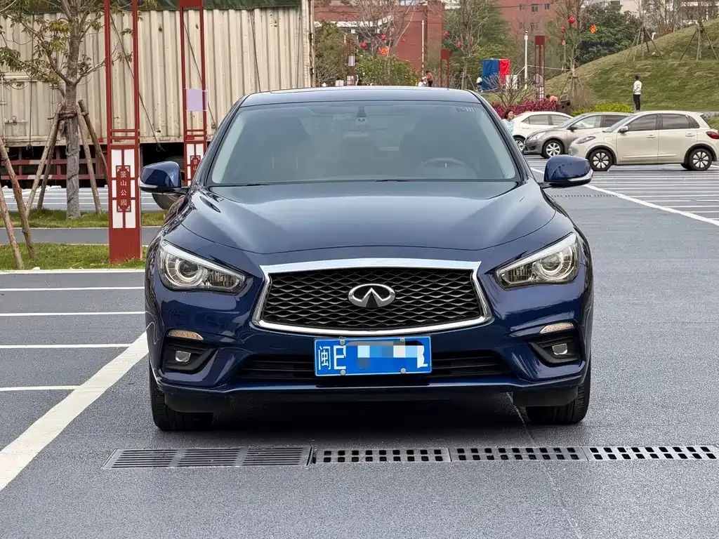 Infiniti Q50L — фото 9