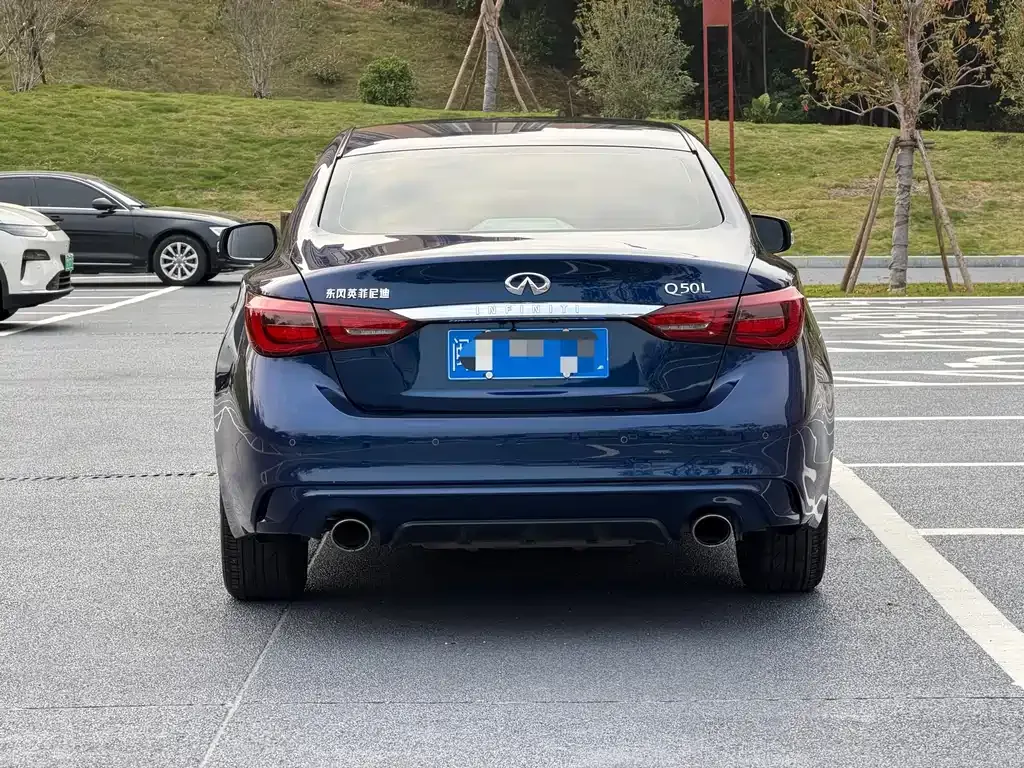 Infiniti Q50L — фото 10