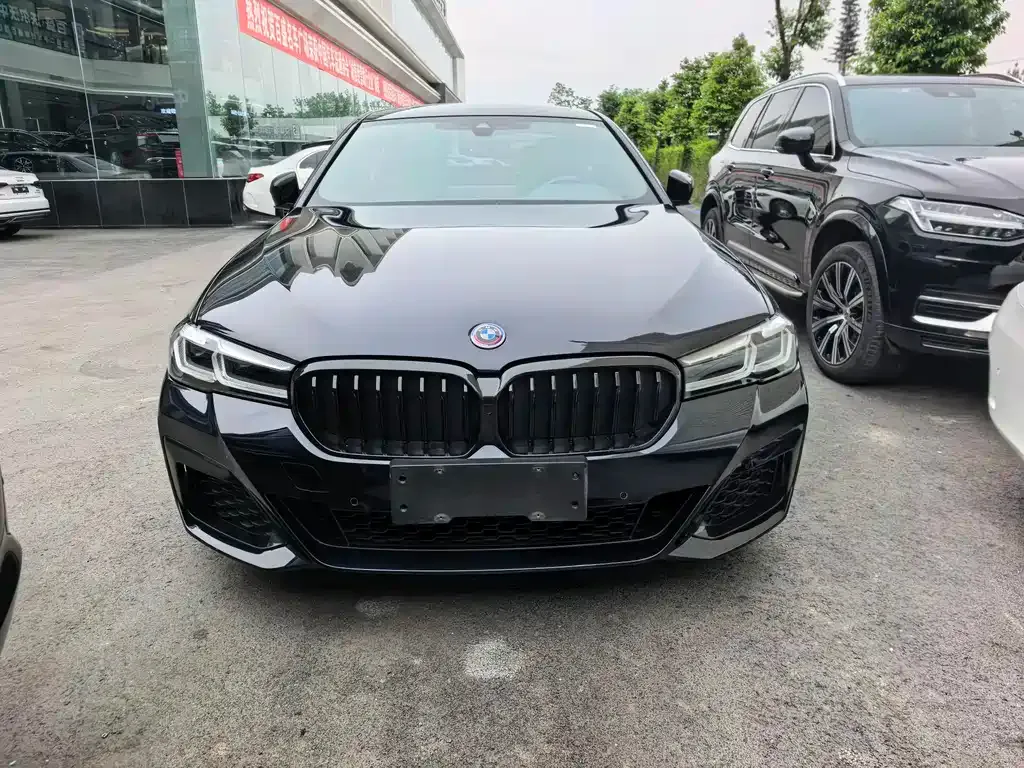 BMW 5 Series — фото 10