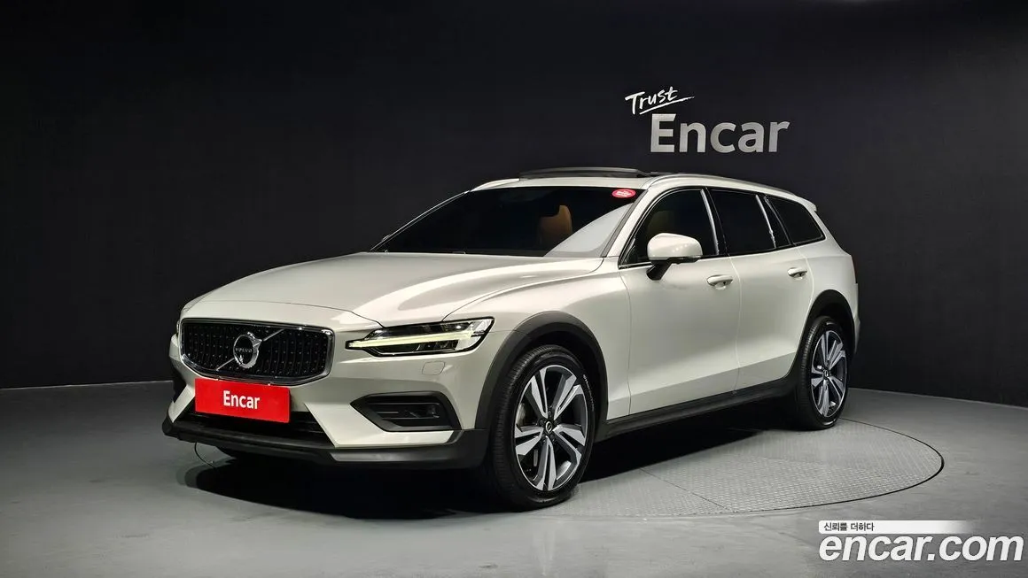 Volvo V60 — фото 1