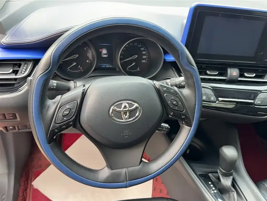 Toyota C-HR — фото 4