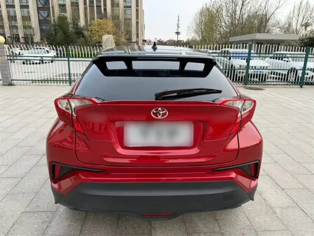 Toyota C-HR — фото 8