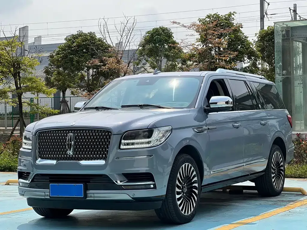 Lincoln Navigator — фото 1