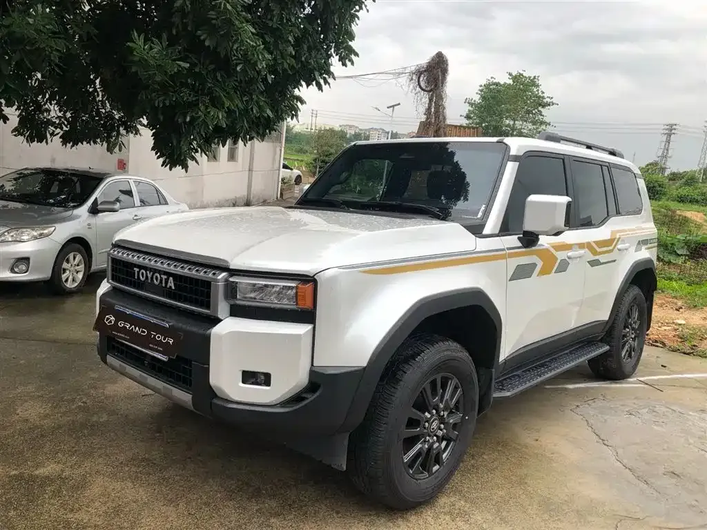 Toyota Prado — фото 1