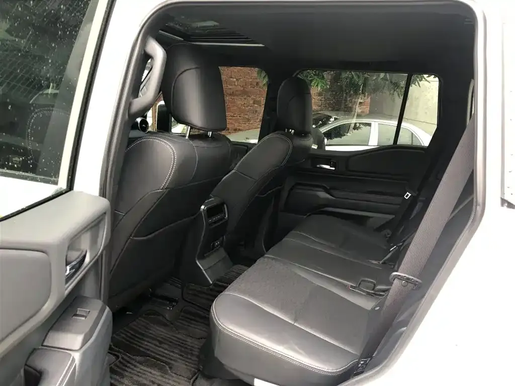 Toyota Prado — фото 4