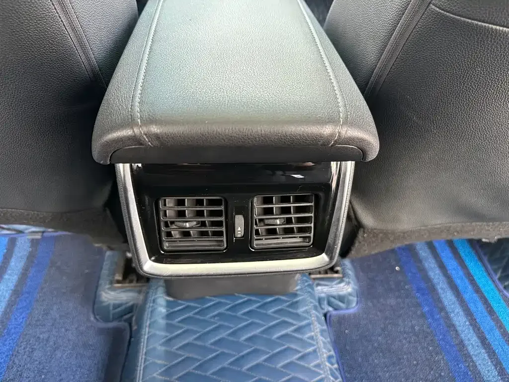 Toyota Harrier — фото 6