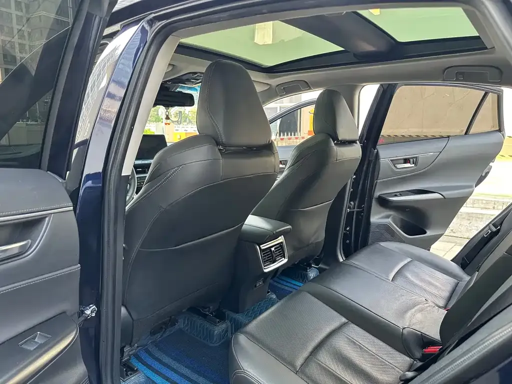 Toyota Harrier — фото 3