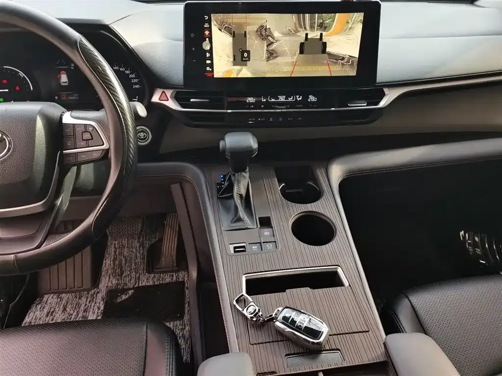 Toyota Sienna — фото 3