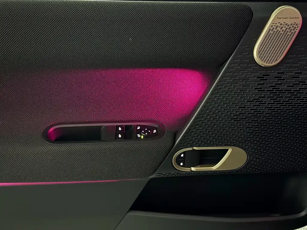 MINI JCW Electric — фото 9