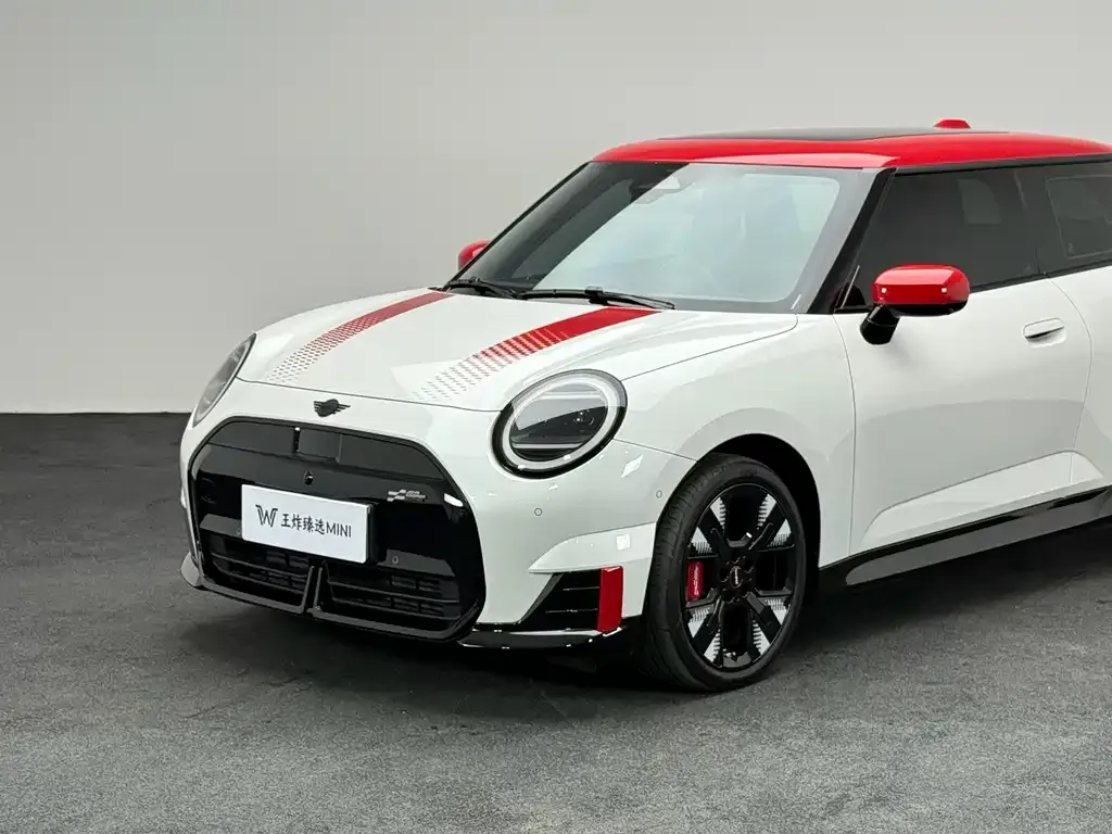 MINI JCW Electric — фото 5