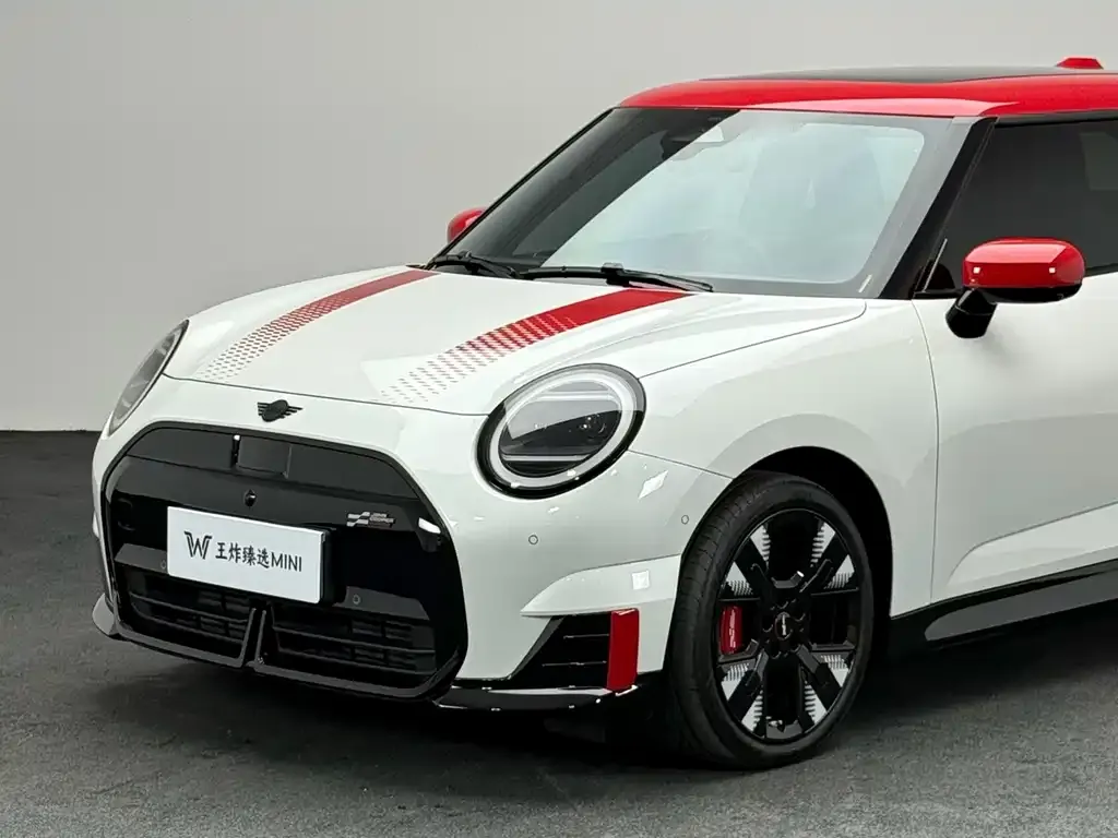 MINI JCW Electric — фото 8