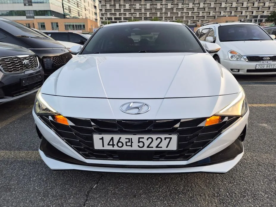 Hyundai AVANTE — фото 1